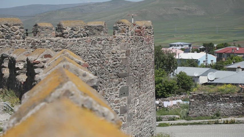 Ardahan Şeytan Kalesi, Şeytan Kalesi surları, Ardahan tarihi kale,