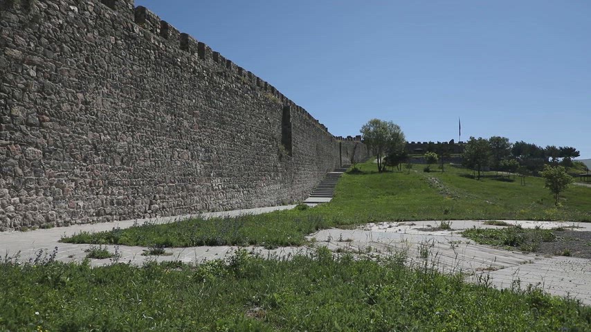 Şeytan Kalesi, Ardahan Şeytan Kalesi, Çıldır Şeytan Kalesi, tarihi kale surları,
