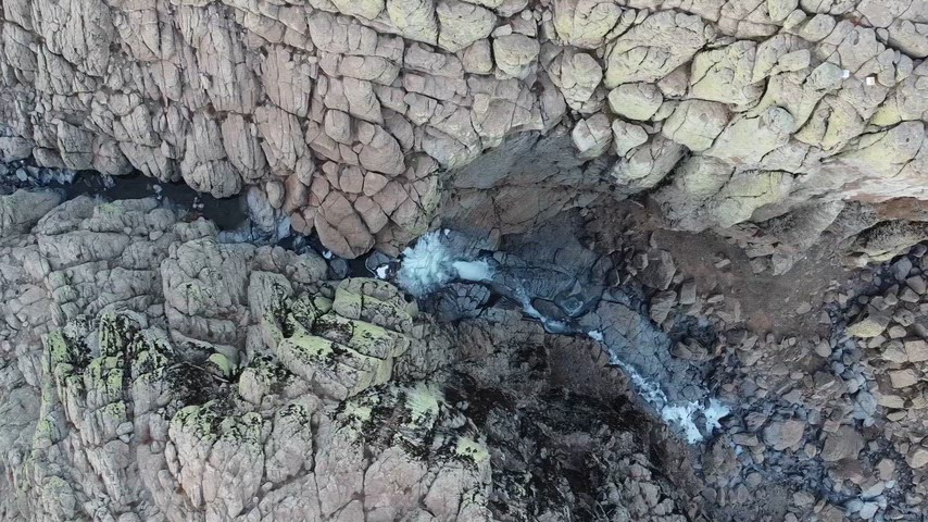 Donmuş şelale drone görüntüsü, Bingöl Çır Şelalesi, hava çekimi,
