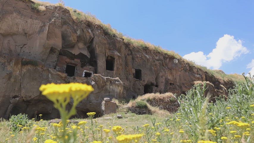 Madavans Vadisi mağaraları, Ahlat tarihi, Bitlis kültürel mirası, kaya oyma mağaralar,