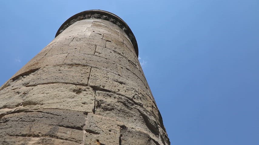 Ahlat kümbetleri, Bitlis Ahlat, tarihi kümbet, taş türbe, Selçuklu mimarisi,