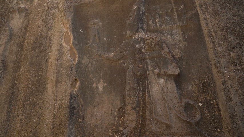 UNESCO Dünya Mirası Hattuşa Antik Kenti'nde bulunan Hitit dönemine ait kaya kabartmasının yakın plan görüntüsü.