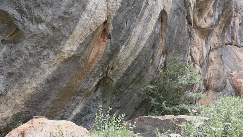 Lice Birkleyn Mağaraları dev kaya duvarları, doğal vadi, mağara oluşumu, Diyarbakır
