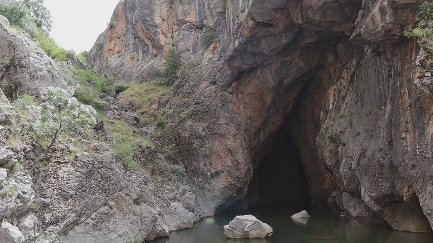 Birkleyn Mağaraları Ana Giriş Manzarası