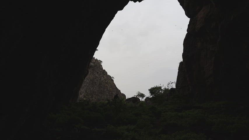 Birkleyn Mağaraları kanyon içi, Diyarbakır Birkleyn Mağaraları, Lice kanyon manzarası, kanyon içinden gökyüzü, doğal kaya