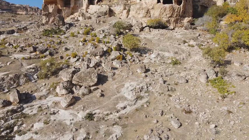 Silvan Bahcekoy Sitalani Guneydogu Toroslari antik kaya yerlesimi tarihi magaralar arkeoloji drone cekimi dogal tarihi alan