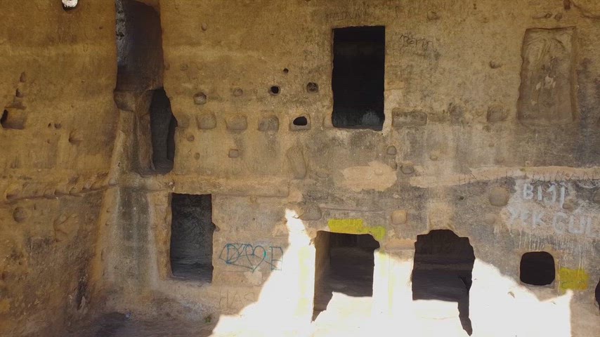 Silvan Bahçeköy Sitalanı kaya odası iç mekanı, oyma nişler ve tarihi yerleşim görüntüleri