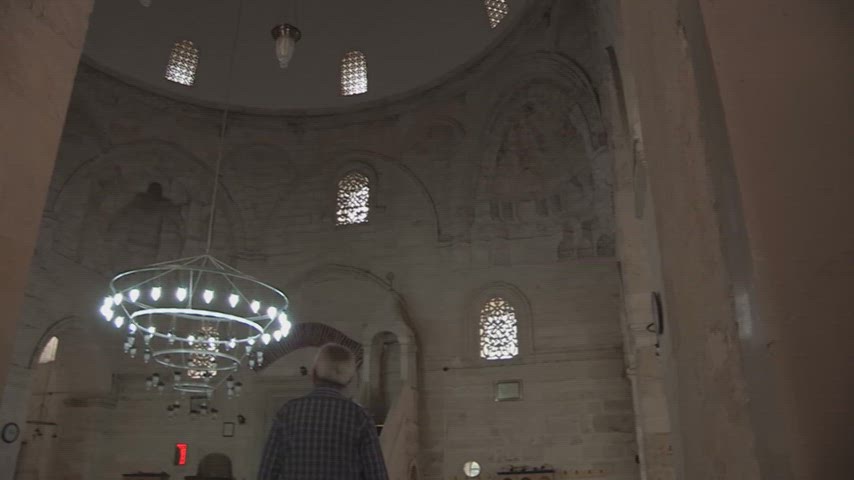 Selahattin Eyyubi Camisi kubbe taş mihrap tarihi cami mimarisi