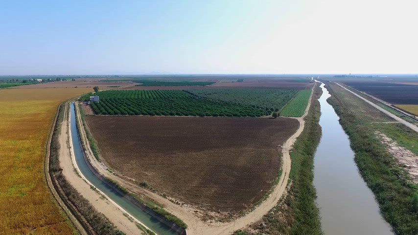 Adana Ovası tarım arazileri ve sulama kanalları havadan görüntü