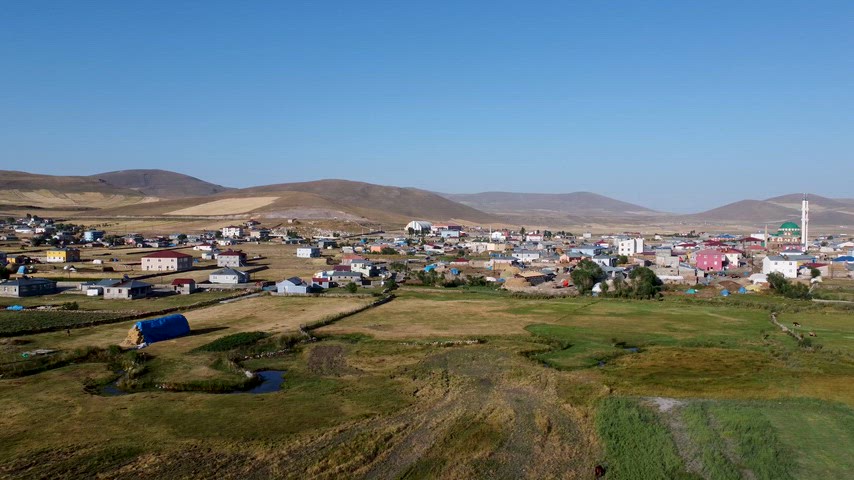 Kars Arpaçay Karakale köyü havadan görüntü, kırsal manzara, tarım arazileri,