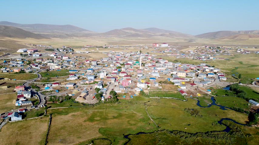 Kars Arpaçay Karakale köyü havadan görüntü, kırsal manzara, tarım alanları