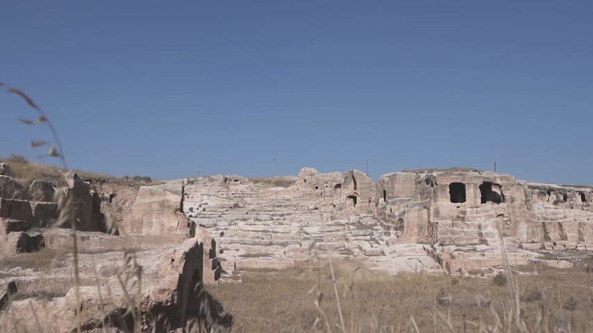Mardin Dara köyü kayaya oyulmuş tarihi yerleşim, kaya yapıları