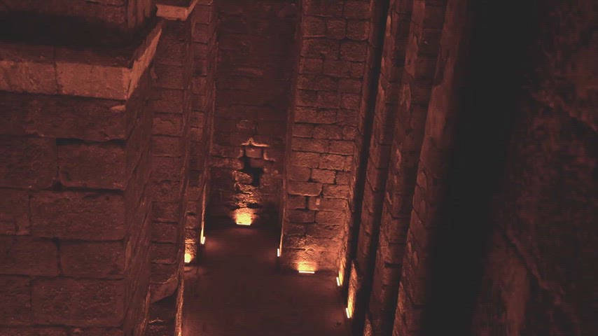 Dara Antik Kenti yeraltı geçidi, taş duvarlar, antik mimari, Mardin
