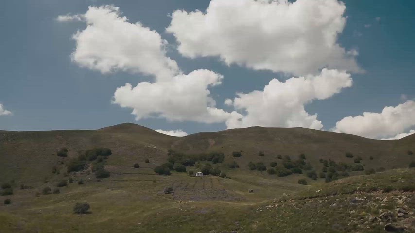 Muş dağları, dağ manzarası, doğal peyzaj, bulutlu gökyüzü, kır manzarası